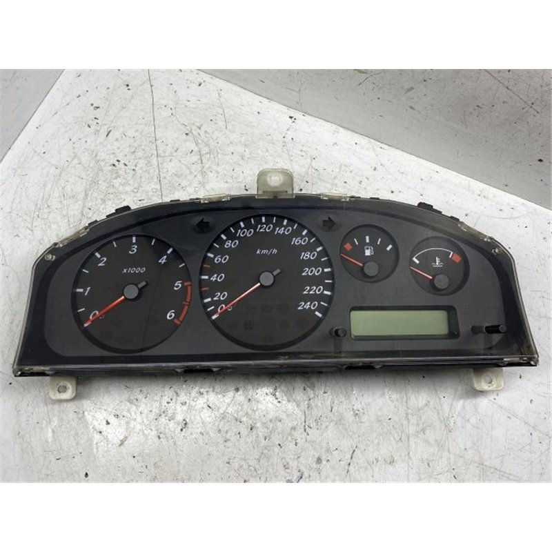 NISSAN ALMERA II Kilométeróra