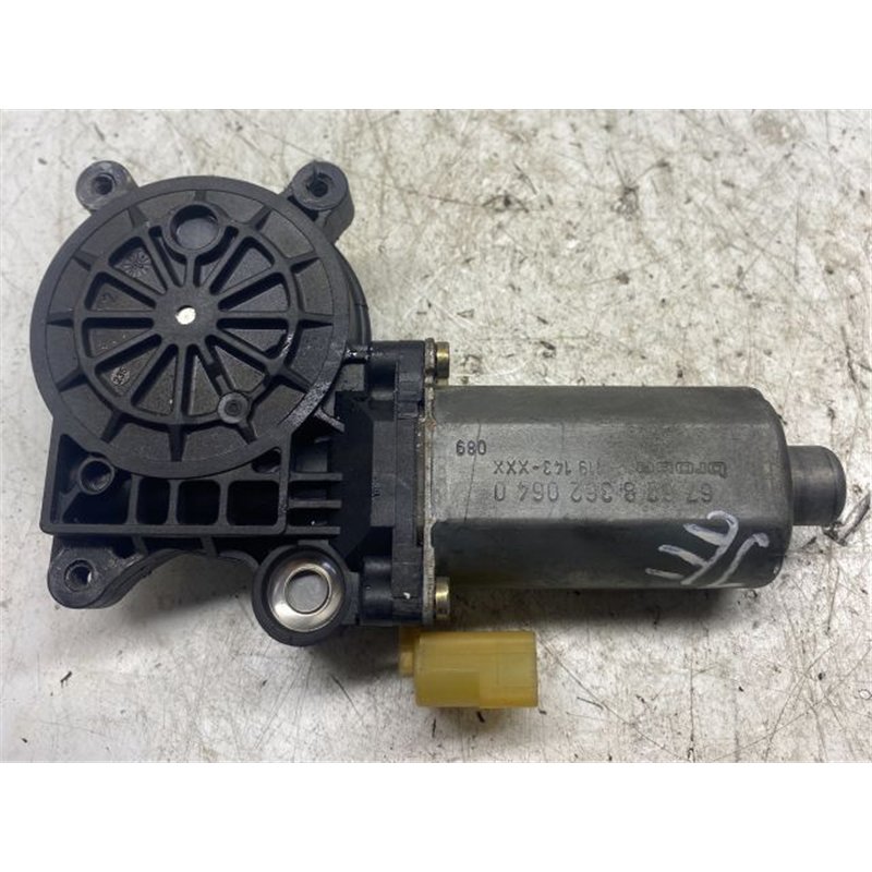 BMW 3 E46 Jobb első Ablakemelő Motor