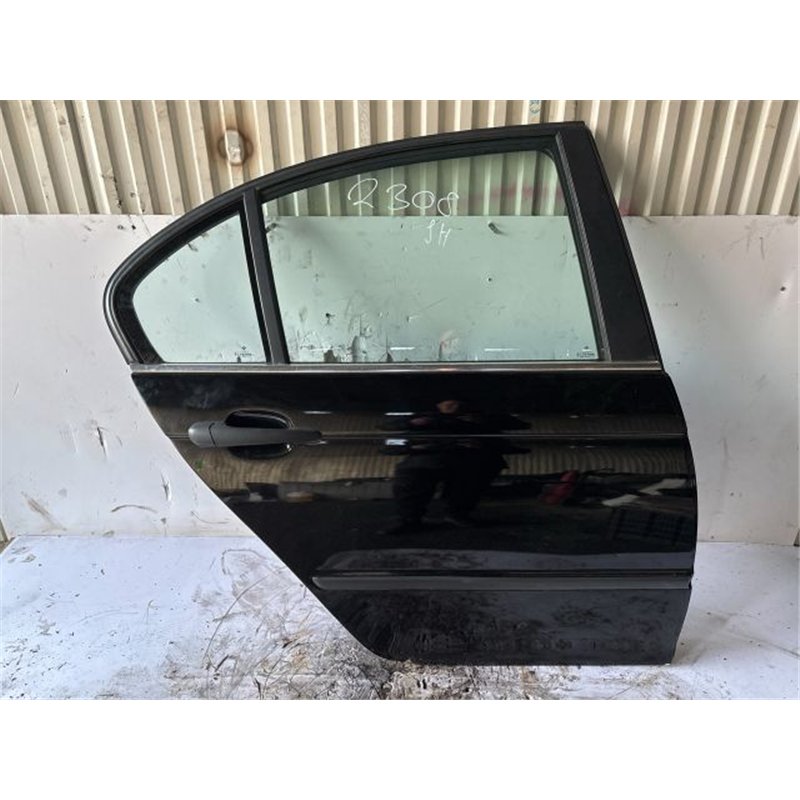 BMW 3 E46 Jobb hátsó Ajtó (Részeivel)