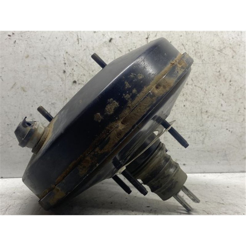 FORD FIESTA V Fékrásegítő