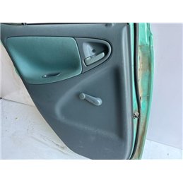 TOYOTA YARIS Bal hátsó Ajtó (Részeivel)