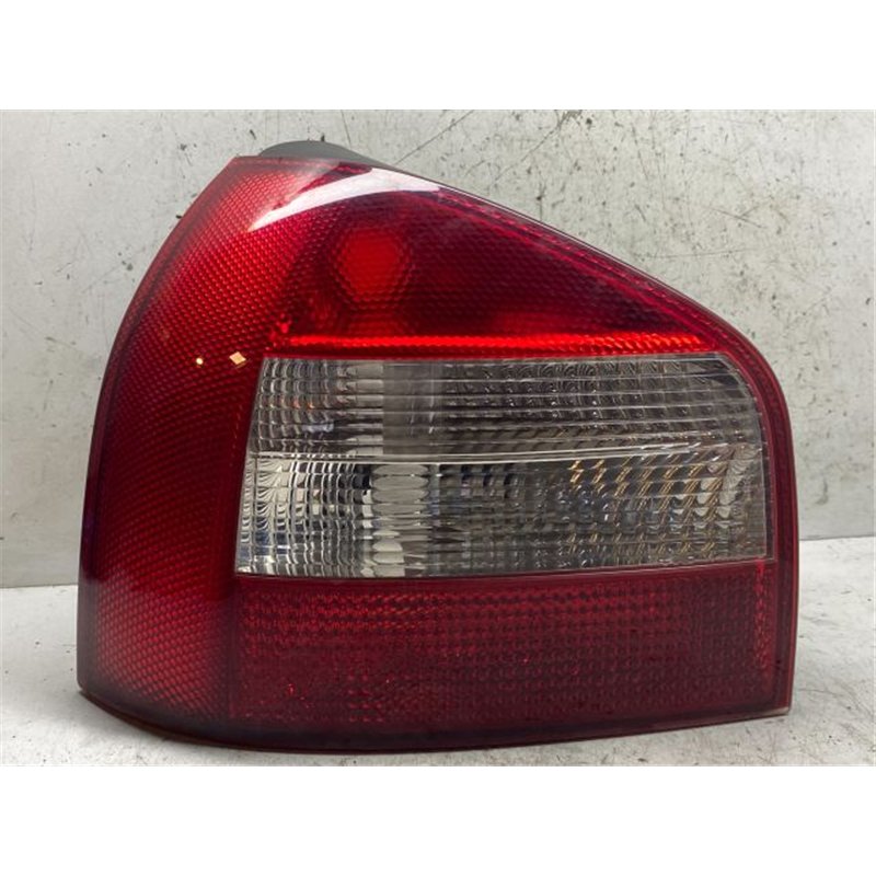 AUDI A3 Bal Hátsó Lámpa