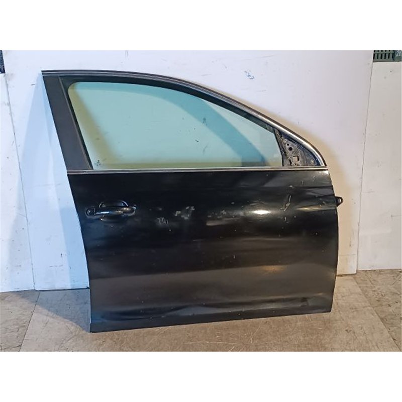VW JETTA Jobb első Ajtó (Részeivel)