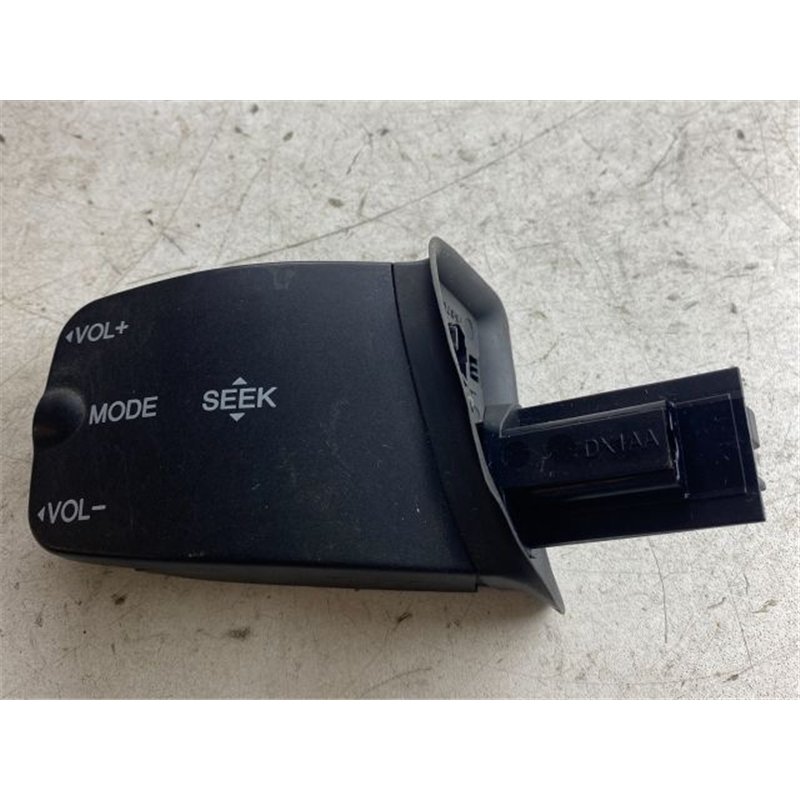 FORD FOCUS II Bal Multikormány Kapcsoló