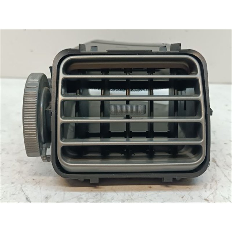 SUBARU FORESTER Bal Szellőző