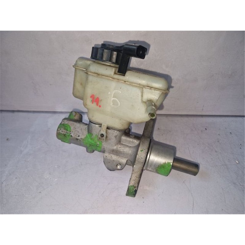 VW GOLF V Főfékhenger