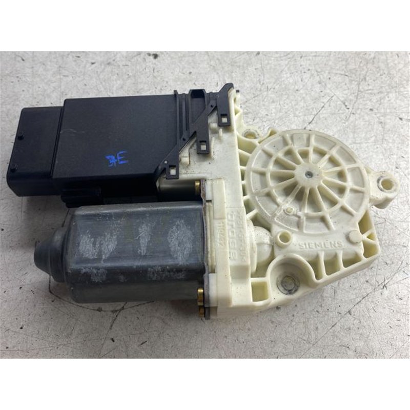 VW GOLF IV Jobb első Ablakemelő Motor