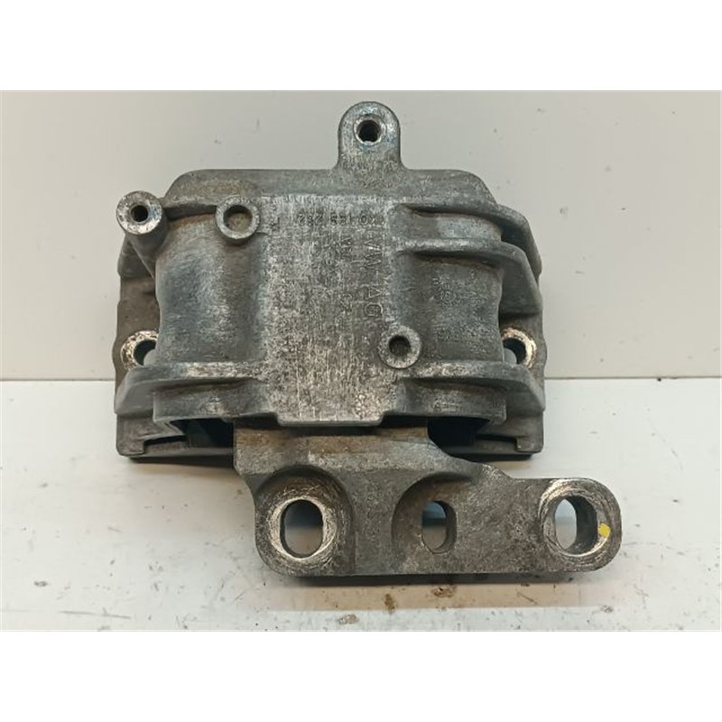 VW PASSAT B6 Motor Tartó Bak Jobb
