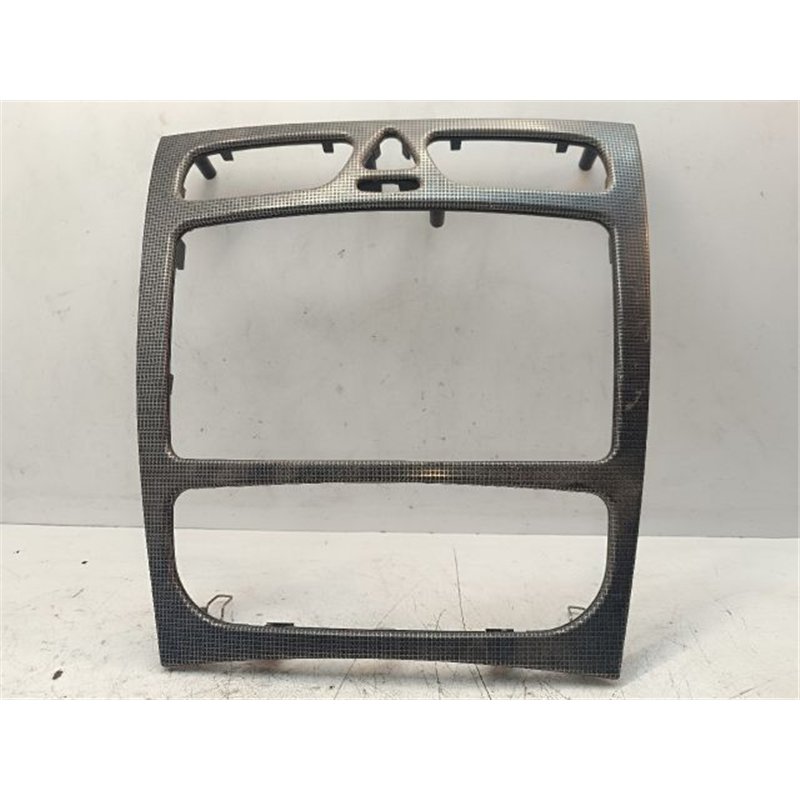 MERCEDES-BENZ C-CLASS Rádió / CD Keret