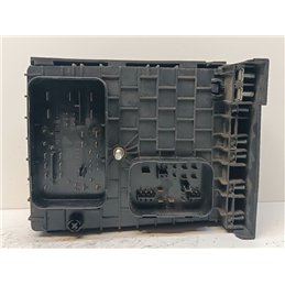 VW PASSAT B6 Biztosítéktábla Motortér