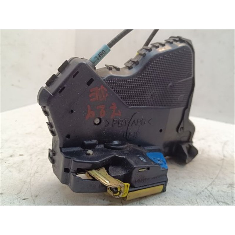 TOYOTA COROLLA Bal első Ajtózár