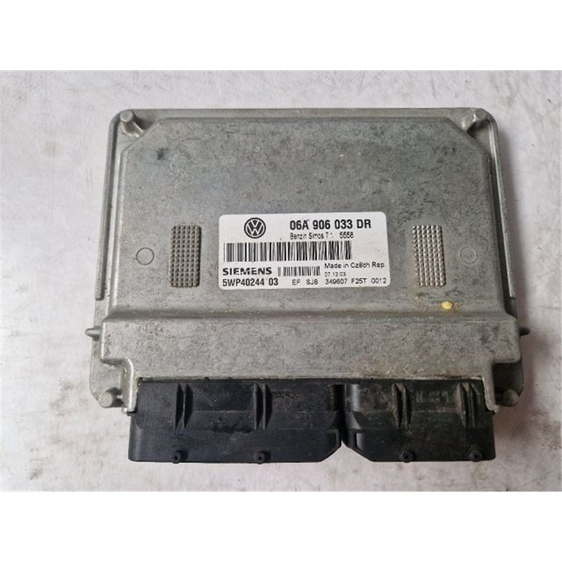 VW TOURAN Motorvezérlő