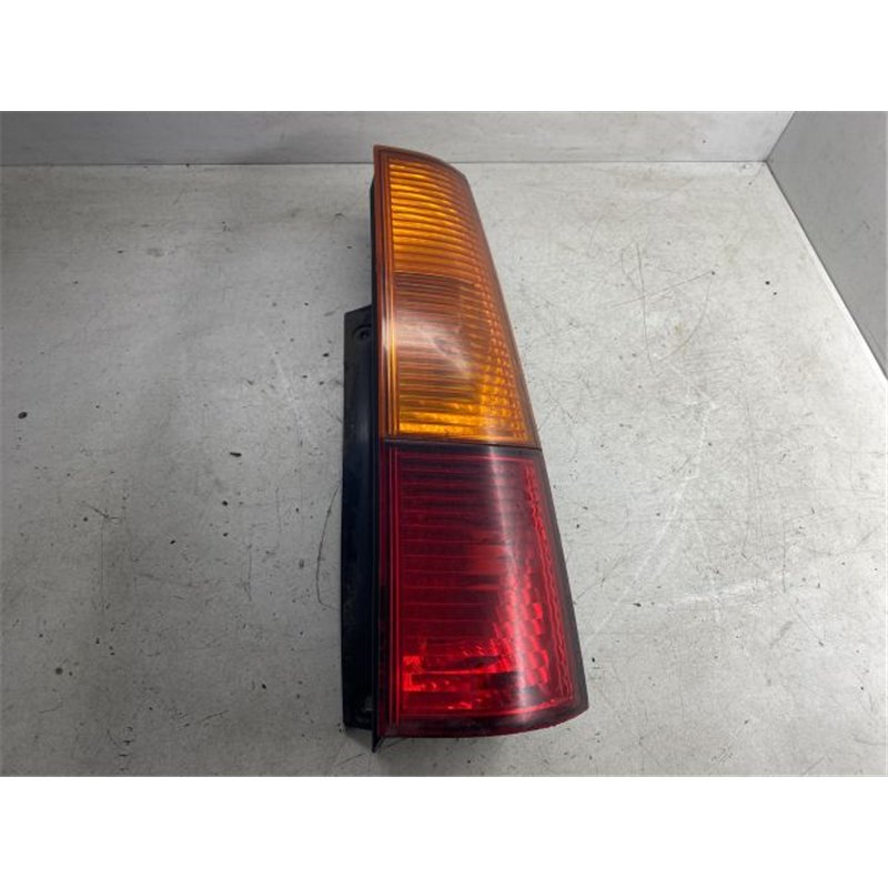 SUZUKI IGNIS II Jobb Hátsó Lámpa