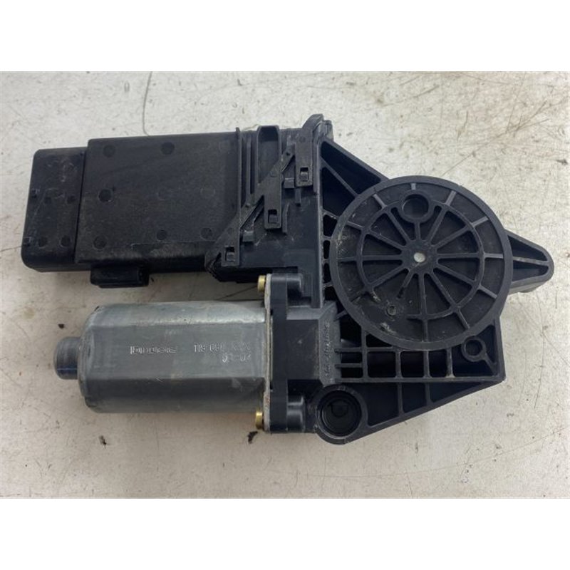 VW PASSAT B5 Jobb első Ablakemelő Motor