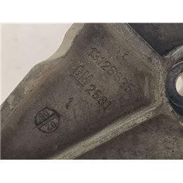 OPEL ASTRA H Tartó Bak