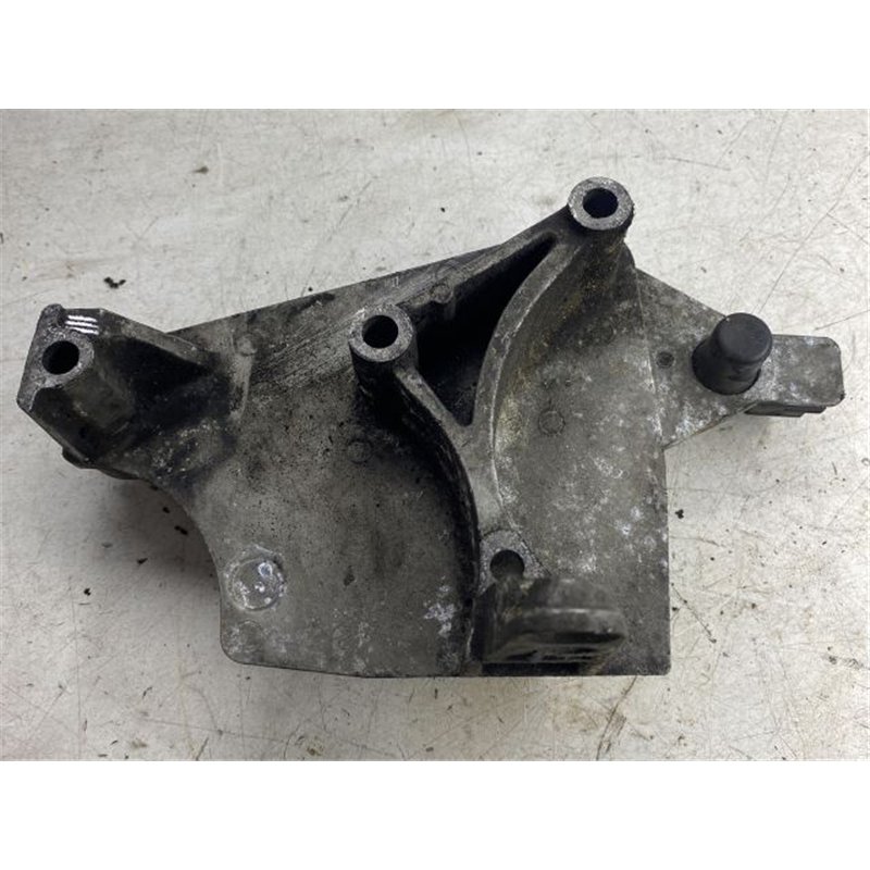 NISSAN MICRA III Motor Tartó Bak (Pozíciófüggetlen)