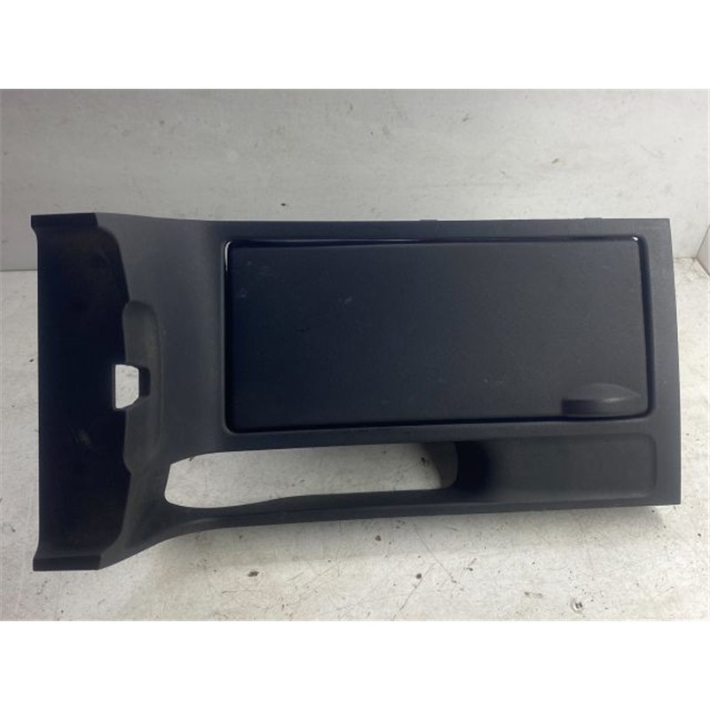 MAZDA 3 Pohártartó