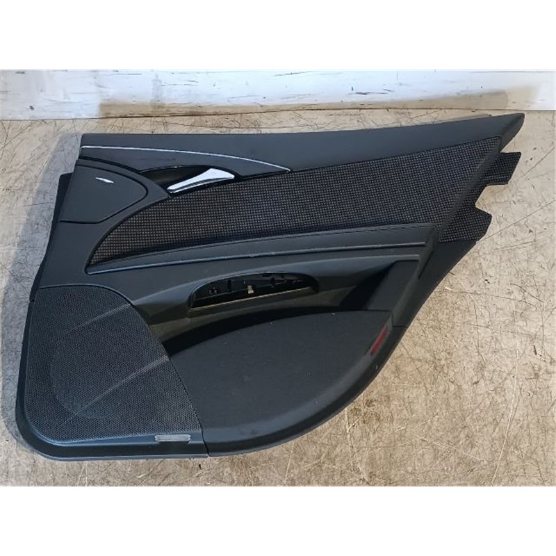 MERCEDES-BENZ E-CLASS Jobb hátsó Ajtó Kárpit