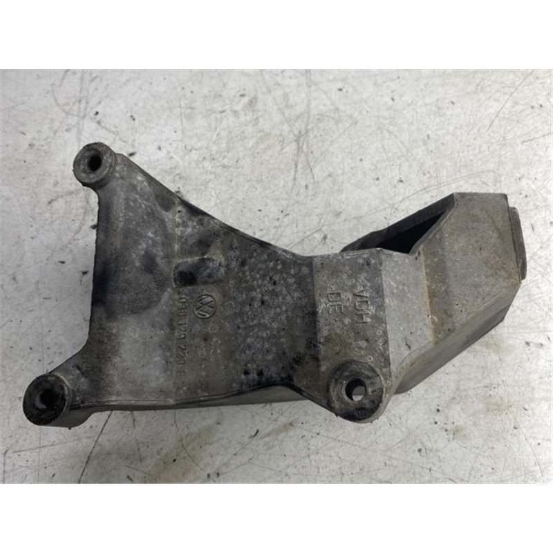 VW GOLF IV Tartó Bak