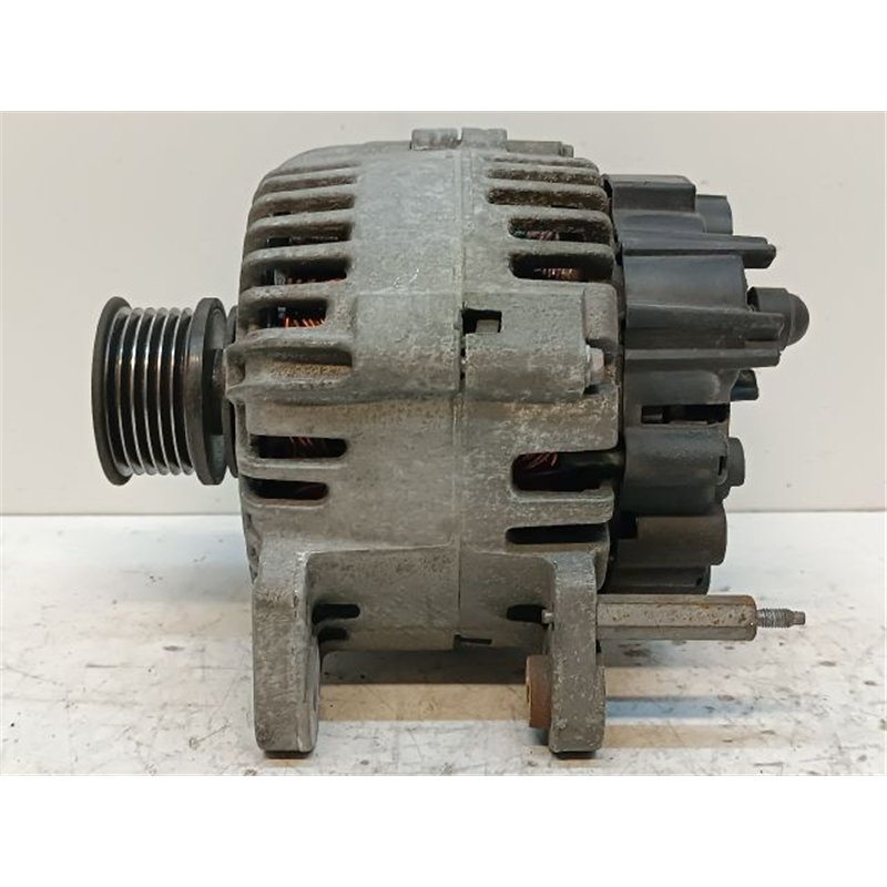 VW GOLF VI Generátor