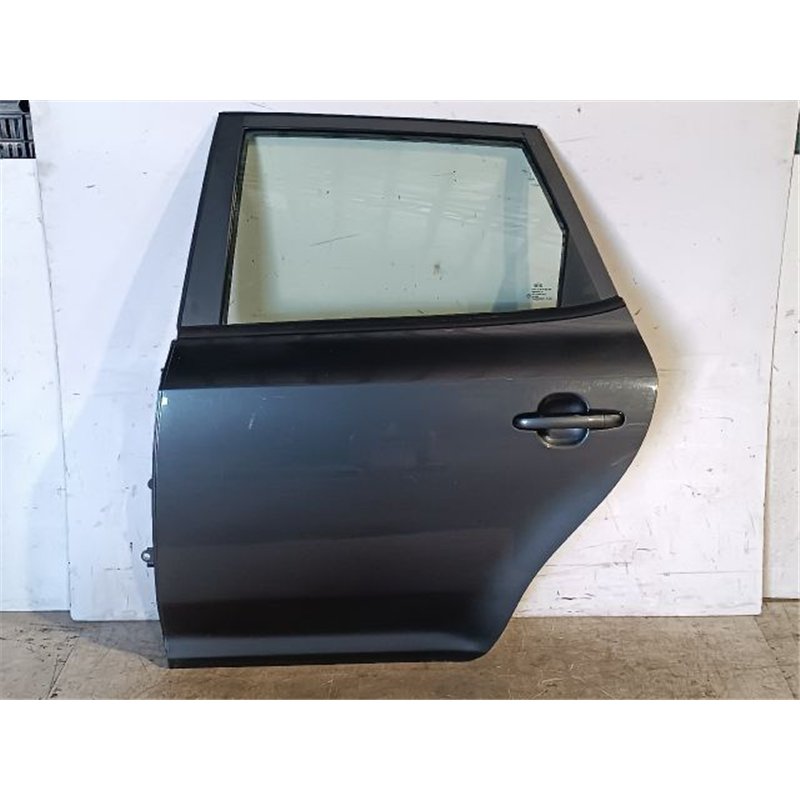 KIA CEED Bal hátsó Ajtó (Részeivel)