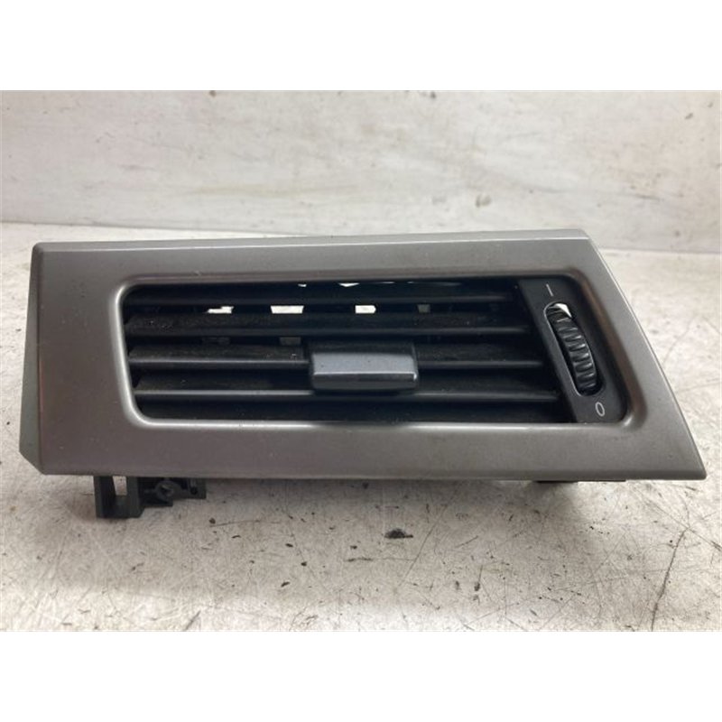 BMW 5 E60 Bal Szellőző