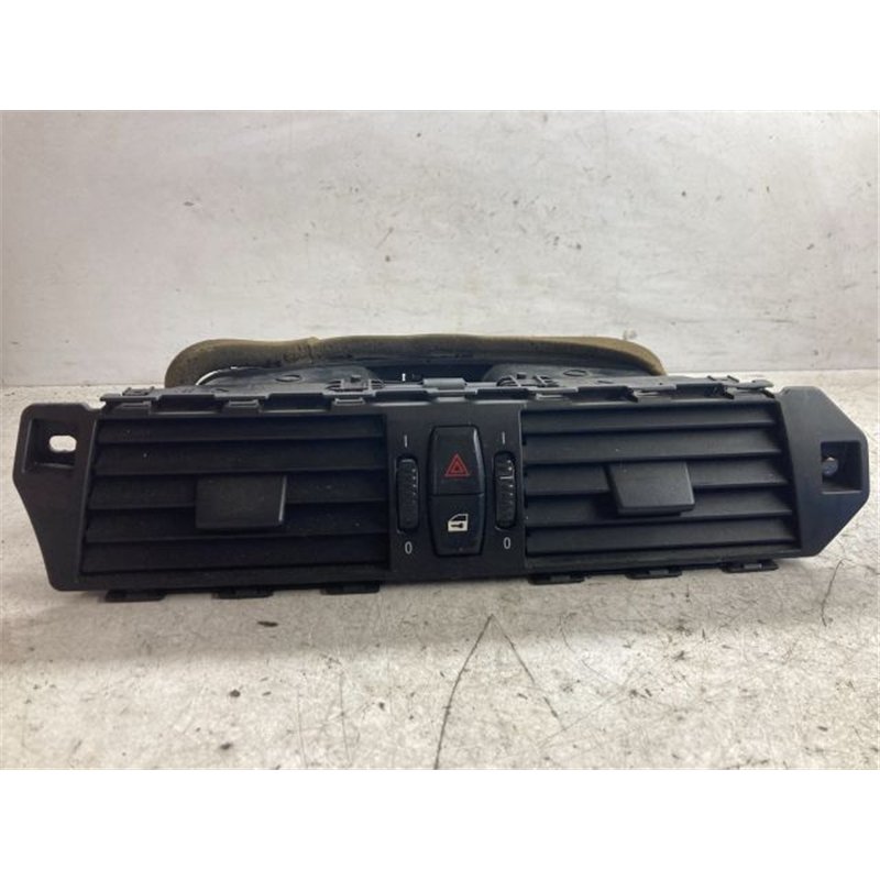 BMW 5 E60 Középső Szellőző