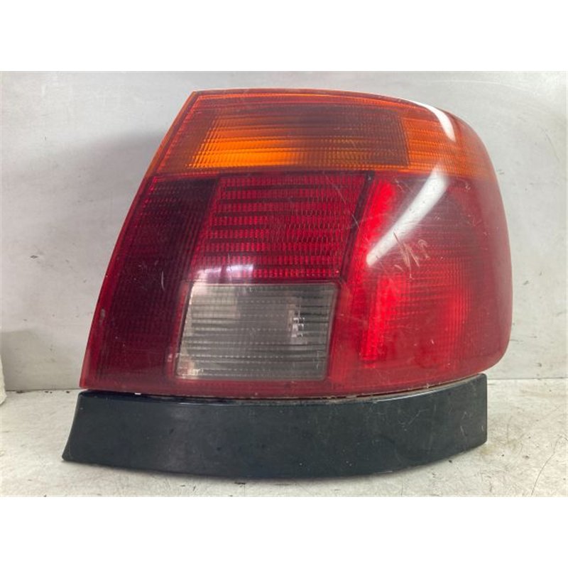 AUDI A4 B5 Jobb Hátsó Lámpa
