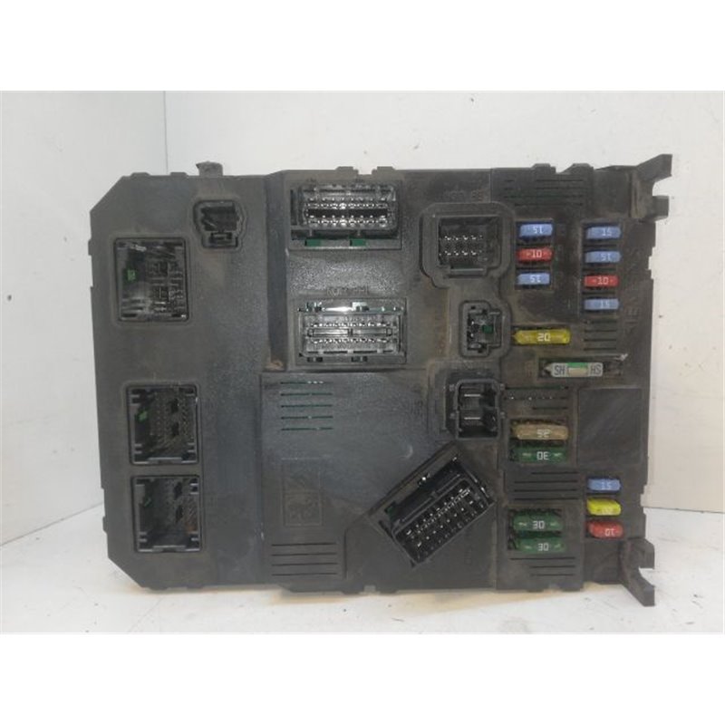 PEUGEOT 407 Biztosítéktábla Utastér