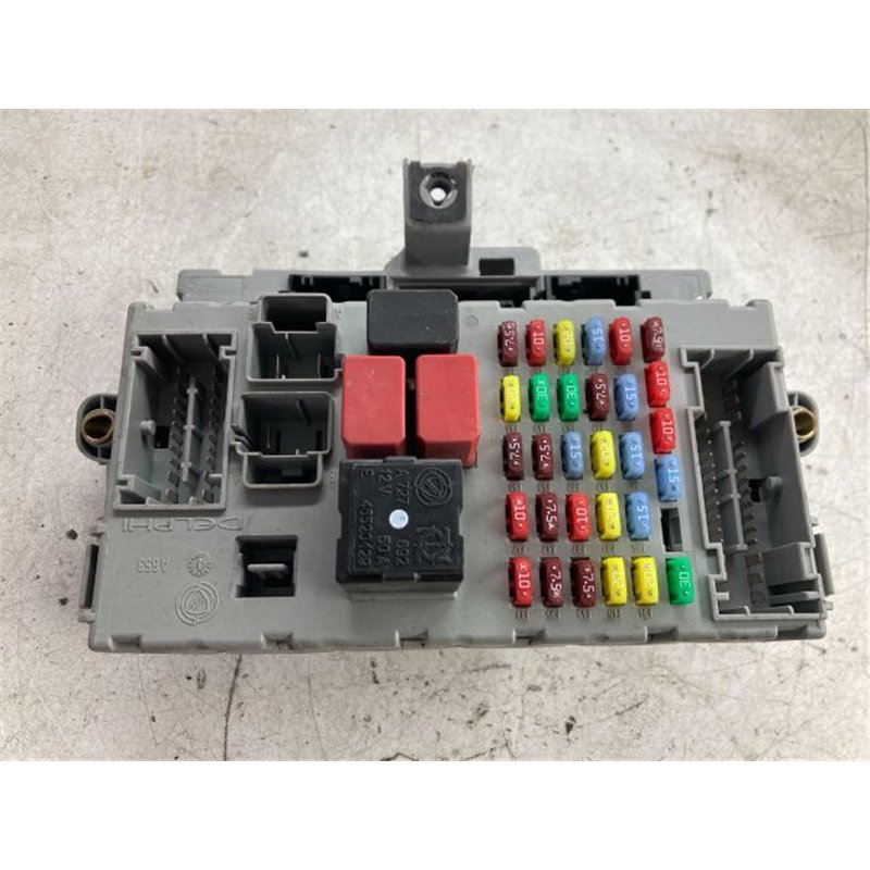 ALFA ROMEO 147 Biztosítéktábla Doboz