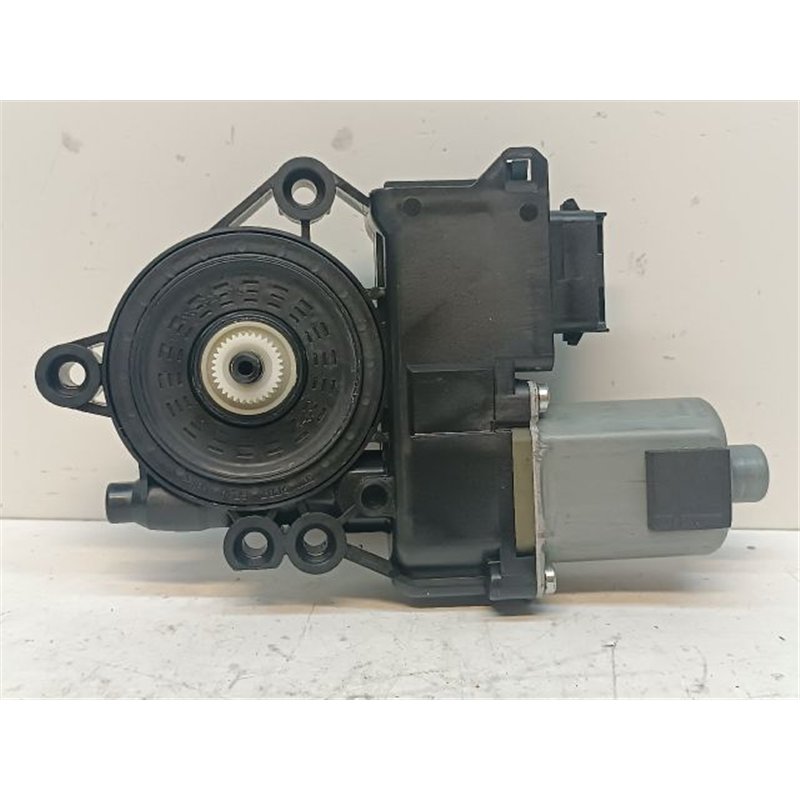 HYUNDAI i40 Jobb első Ablakemelő Motor