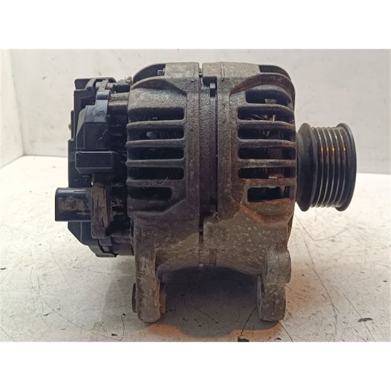 SEAT LEON Generátor