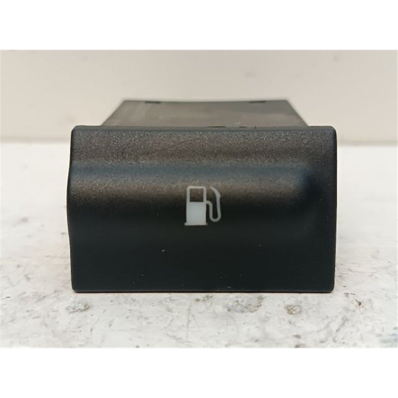 SKODA OCTAVIA I Tankajtó Nyitó Kar / Gomb