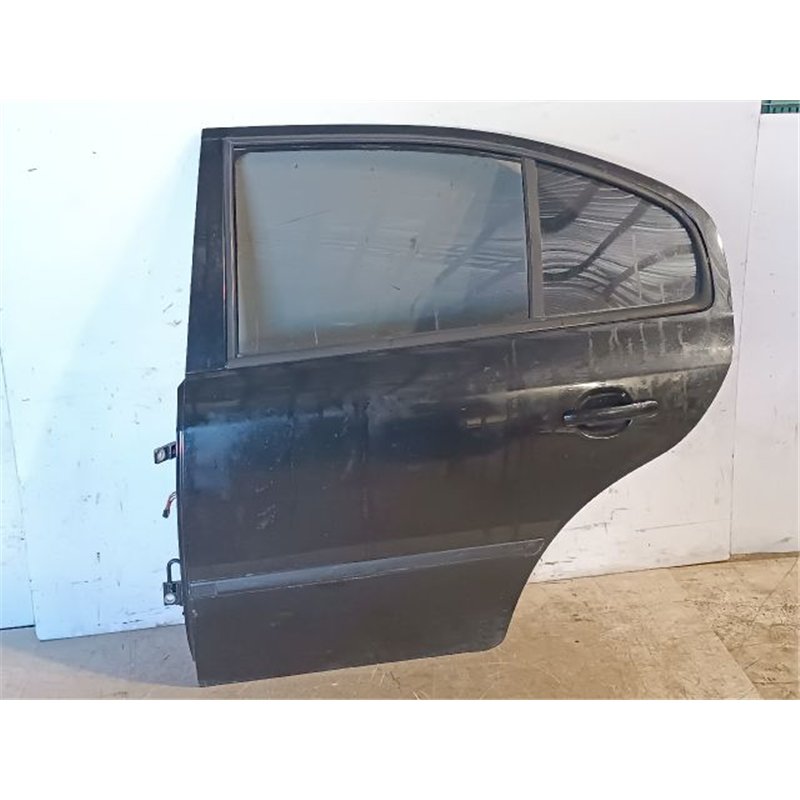 SKODA OCTAVIA I Bal hátsó Ajtó (Részeivel)