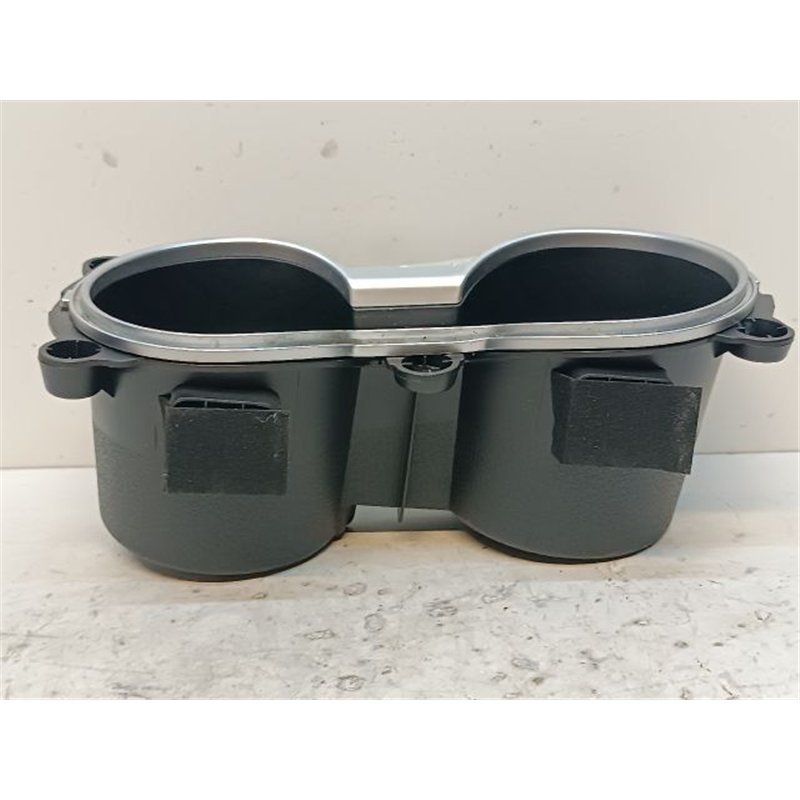 HYUNDAI I30 Pohártartó