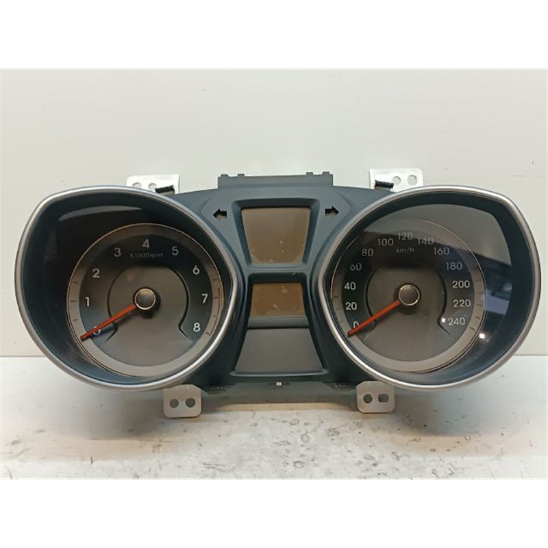 HYUNDAI I30 Kilométeróra