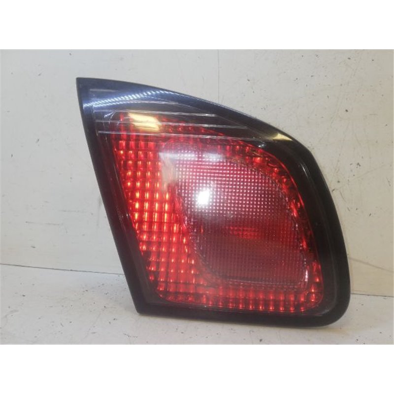 NISSAN PRIMERA Bal Belső Hátsó Lámpa