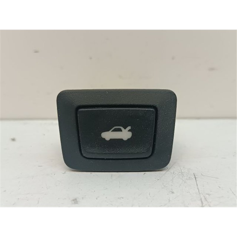 MAZDA 6 Csomagtér Nyitó Kar / Gomb