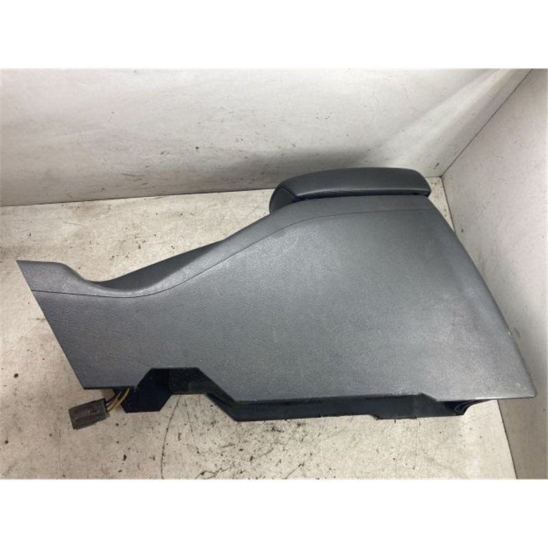 VOLVO V40 Könyöklő