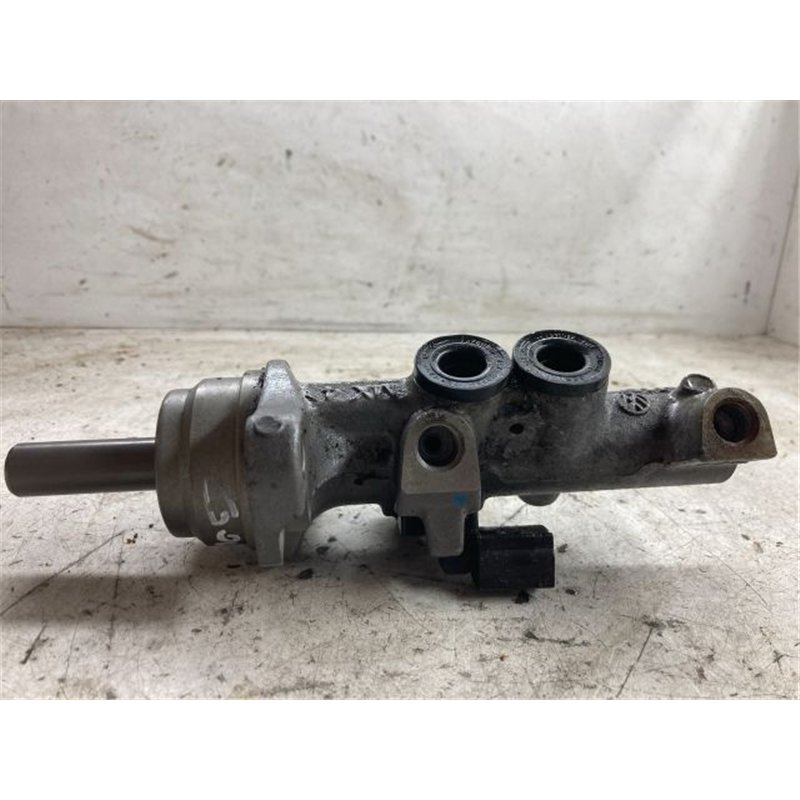 VW GOLF V Főfékhenger