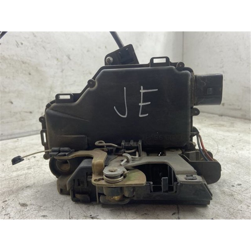 VW BORA Jobb első Ajtózár