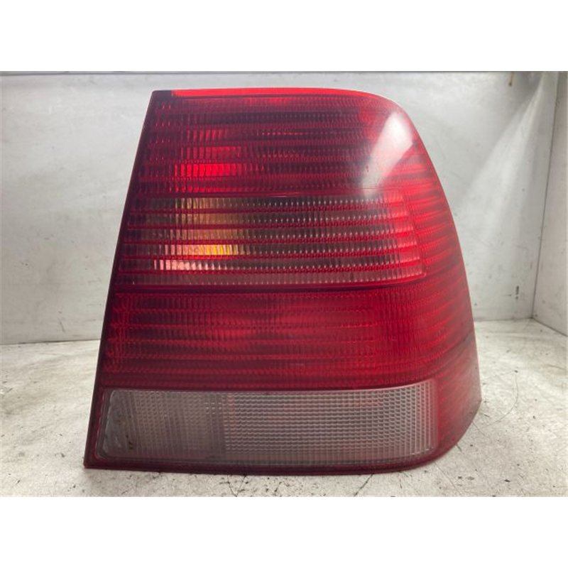 VW BORA Jobb Hátsó Lámpa