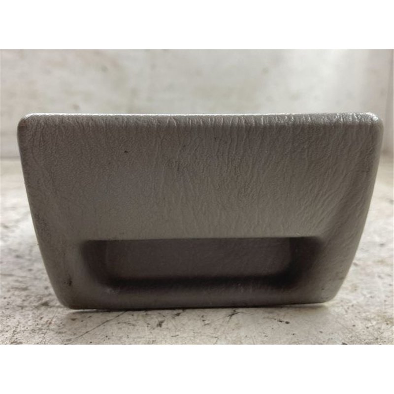 MAZDA PREMACY Első Tároló Rekesz