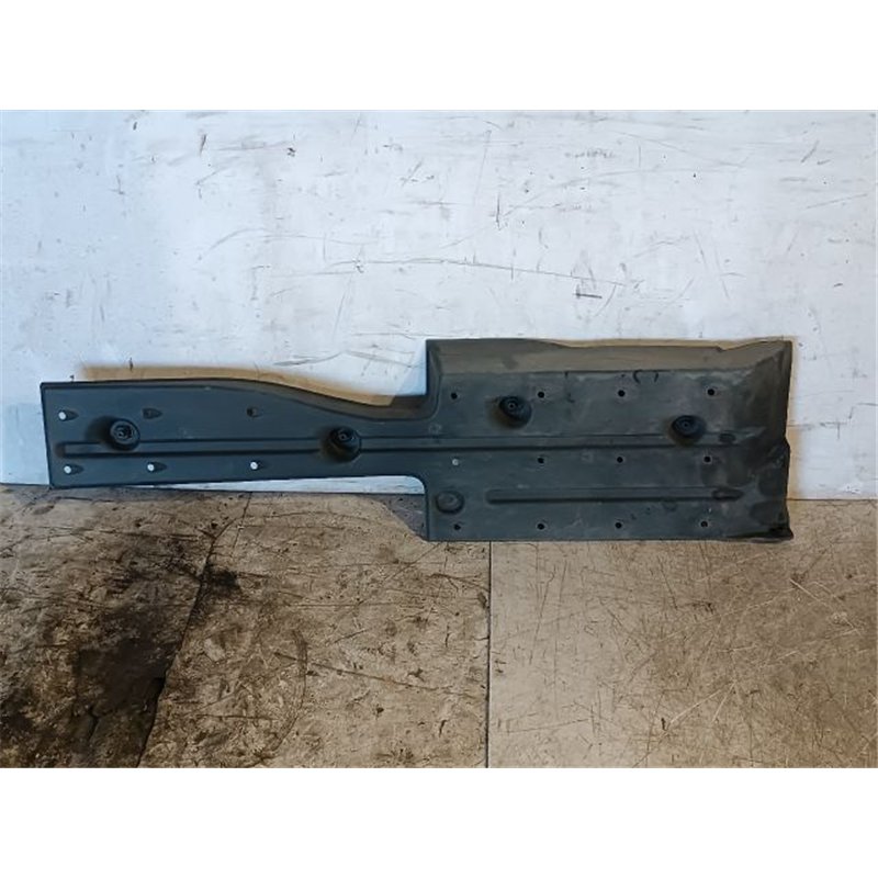 TOYOTA PRIUS Bal Fenéklemez