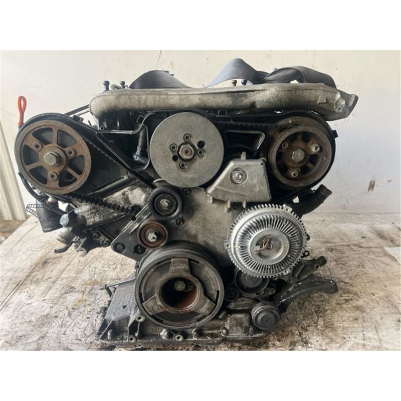 AUDI A6 C5 Motor (Fűzött blokk hengerfejjel)