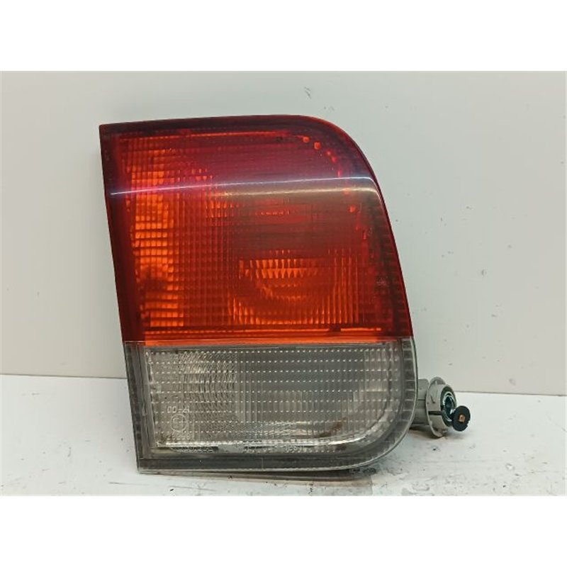 HONDA CIVIC VI Bal Belső Hátsó Lámpa