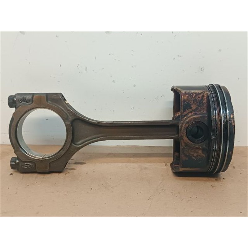 HYUNDAI I30 Dugattyú és Hajtókar