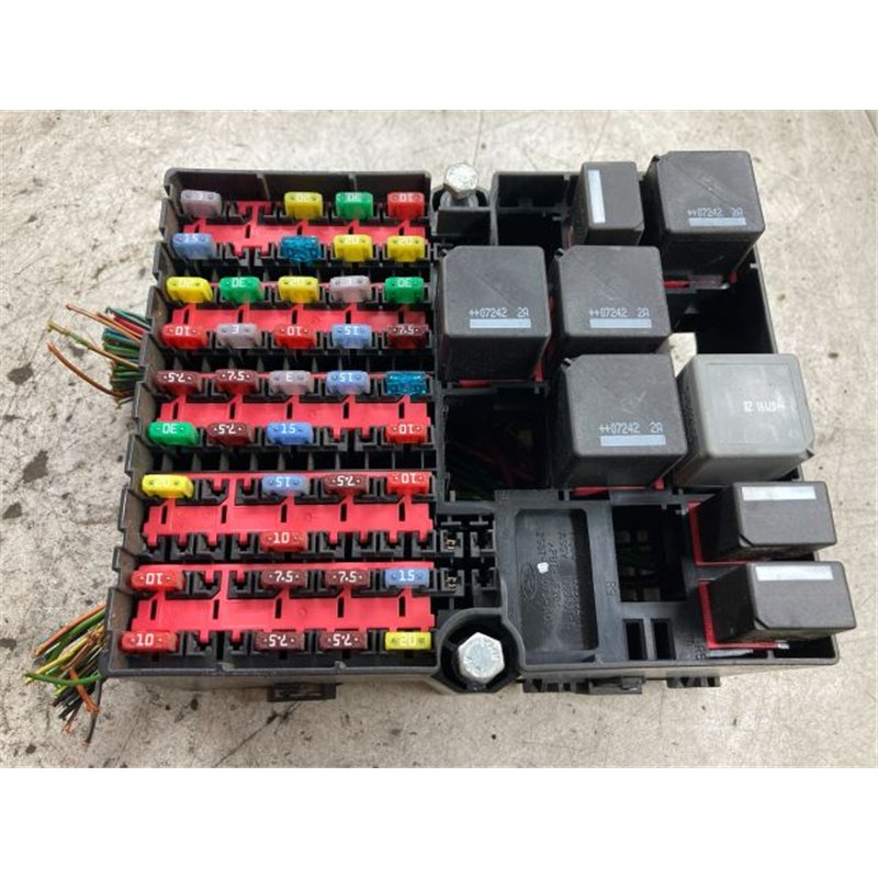 FORD FIESTA V Biztosítéktábla Doboz