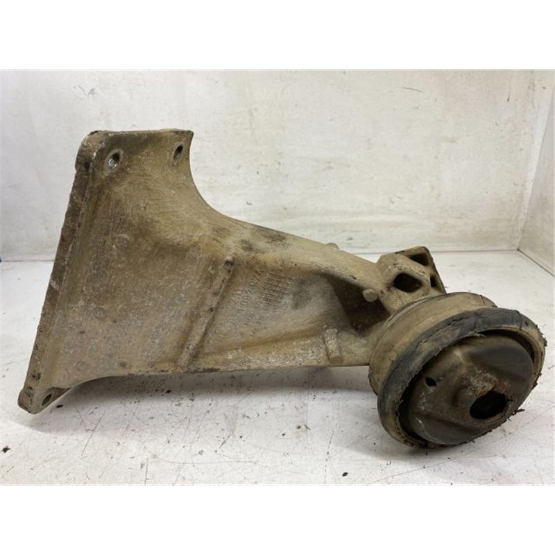 BMW 5 E39 Motor Tartó Bak (Pozíciófüggetlen)