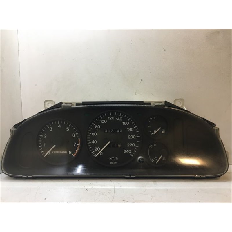 MAZDA 323 Kilométeróra